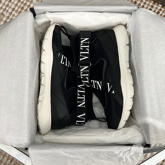 Valentino Garavani VLTN High-Top Sneakers - Picture 3 of 10